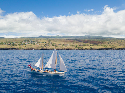 Sailing the Kohala Coast on the Imi Loa