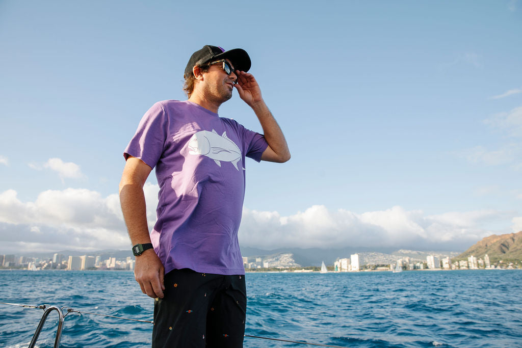 Giant Trevally / Ulua Unisex Modern Tee