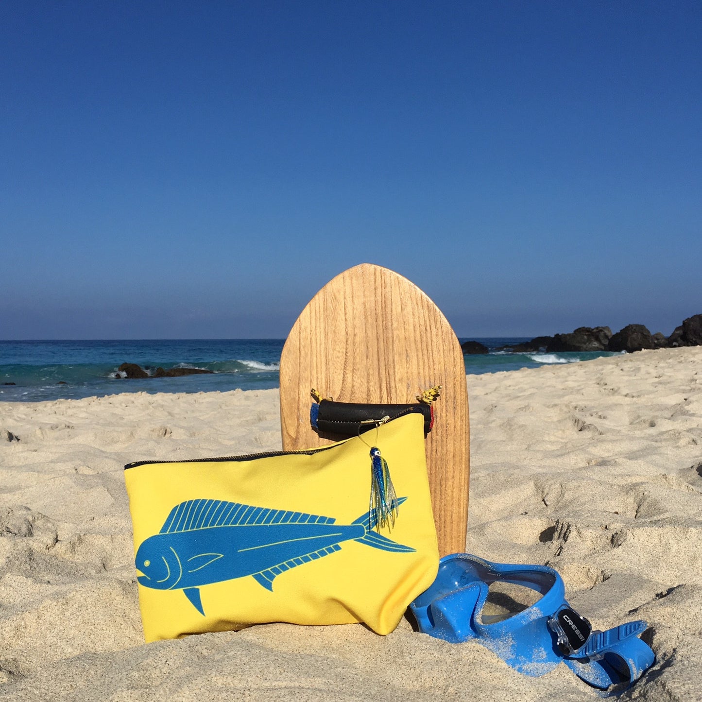Dolphin / Mahi-Mahi Pouch With Hawaiian Print Fabric