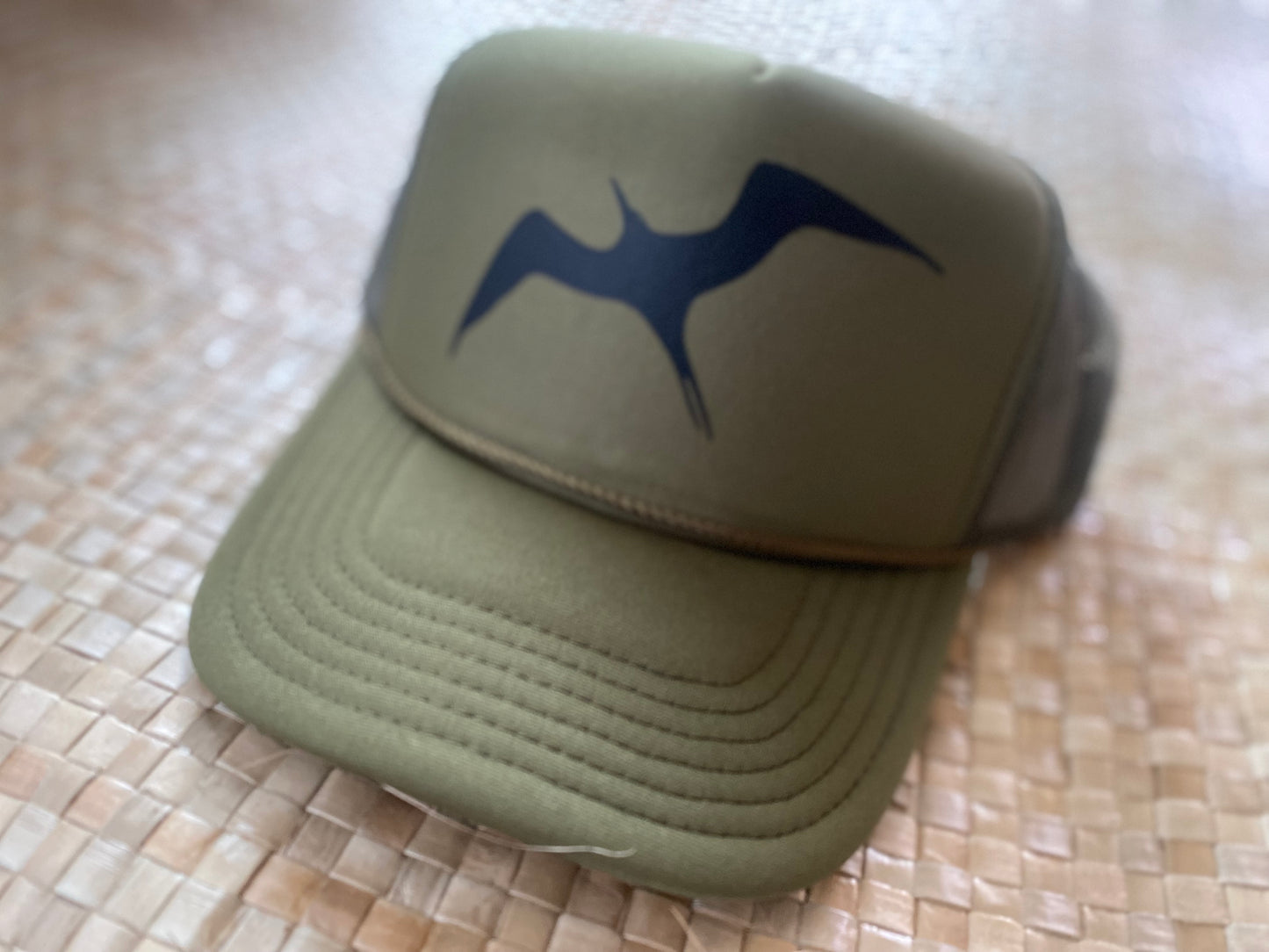 Iwa Bird Trucker Hat